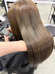【10.11月限定】似合わせカット✂️+縮毛矯正