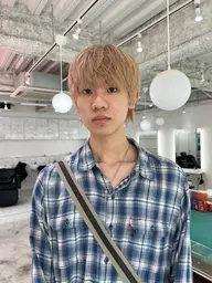 《メンズご新規様限定クーポン🎟️》ダブルカラー(ブリーチ1回込み)+カット+ワンステップトリートメント付き🩵