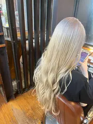 カット+カラー⇨特殊カラーでツヤと潤いを。似合わせカットで新しい自分に✴︎