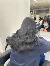 【💙ミニモ学割💙】黒染めは使わない韓国風暗髪カラー+オリジナルトリートメント💕透明感のある暗髪へ💭