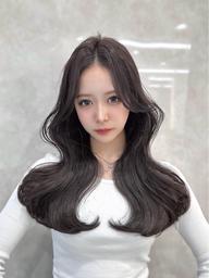 レイヤーカット🩵(ロングの方のみ)+天使の艶トリートメント🫧✨️※条件つき(詳細は必ず補足欄をご覧下さい。)