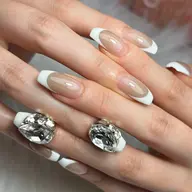 美ラインフレンチネイル