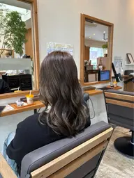 ワンカラーのみ。白髪染め可。(リタッチのみ不可。デザインカラーなどは受け付けておりません)
