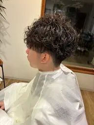 メンズパーマ➕シャンプー➕眉カット付き9920円日中プランになります。特殊パーマはプラス1000円になります🙇♀️
