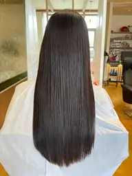 【人気メニュー✨⠀】ツヤツヤ縮毛矯正!