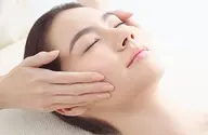 🌼デビュースタッフさんがご対応🌼フェイシャルエステ(ヘッドケア.フットケア含) 🎁お好きなサンプルプレゼント🎁
