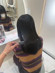premium艶髪ストレート+カット¥20400