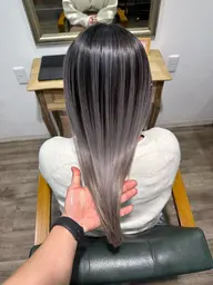 ケアブリーチバレイヤージュ＋トリートメント（エフェクトブリーチ使用）