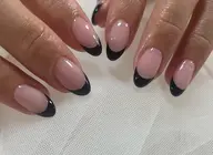 【オフ無】フレンチネイル🐻❄️🖤
