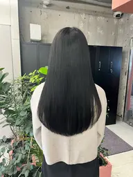 【梅雨時期に☂️】縮毛矯正＋カット＋トリートメント