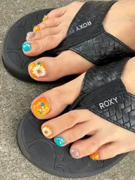 フットメニューの人気コース⭐️フットジェルアート10本し放題【オフ込】【フットバス、ケア付き】
