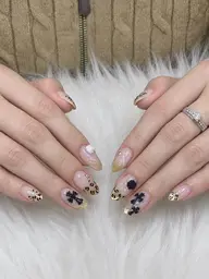 秋冬にぴったり♡大人かわいいレオパードネイル¥8,000