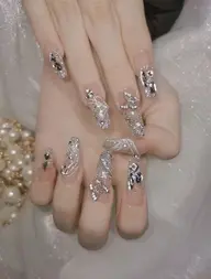 ✨メニュー写真デザイン✨チップ長さ出しワンホンネイル✨キラキラネイル✨ベースカラーorラメ色変更可✨初回ジェルオフ込み✨