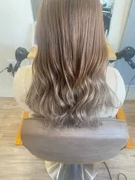 《✨ミニモ限定✨》全体ブリーチ＋カット＋3STEPトリートメント⭐️