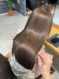 【平日限定】色持ちアップ透明感カラー💎💫+クイックトリートメント※カラーするだけで質感アップするケア剤✨ 長さ別0円
