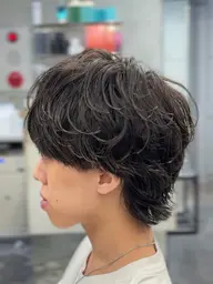【骨格矯正カット＋シャドウパーマ】自然な束感と立体感で、どの角度から見てもかっこいいスタイルに✨（メンズ限定）