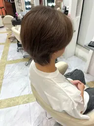 ブリーチ1回+ワンカラー/黒染め履歴、リタッチ、エクステついてる方❌