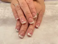シンプルメニューHand ワンカラー グラデーション フレンチ(ラメライン可)¥5500