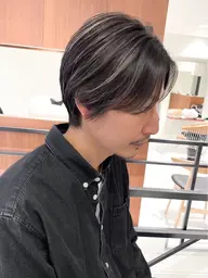 センターパートカット+ハイライト 2回ブリーチ