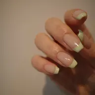 ○フレンチネイル※クリアベース(カラー塗布の場合+1100円)