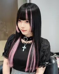 インナー〜ポイントメッシュまでデザイン自由🩷最高級レミーヘア100%シールエクステ20本まで✨+馴染ませカット無料✂️