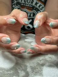 練習モデル募集✨【オフなし】ラメグラデーション