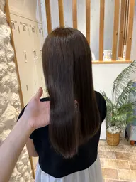 【クオライン縮毛矯正】梅雨にオススメ✨湿気が多くなるこの時期☔️髪の毛うねうねしてませんか❔
