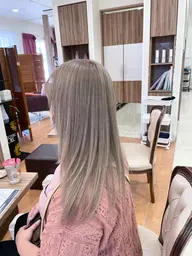 ✨フルブリーチorリタッチブリーチ+オンカラー✨前処理、トリートメント付👌👌技術向上の為のモデル募集です🙏