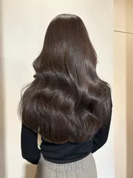 1年以上ご来店のお客様🧡ケアカラー(アディクシー、イルミナなど)+lightオージュアトリートメント+プチヘッドスパ
