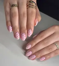 ドット柄×シンプルアートネイル 💅