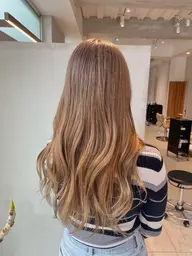 ケアブリーチ+髪質改善カラー + sp + tr (8:00のみ🙆🏻‍♀️)ポイントブリーチ、リタッチもOK🙌🏻