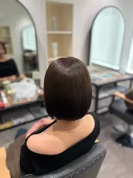 切りっぱなしボブ+前処理オイルトリートメント付き艶カラー+美潤トリートメント⭐️