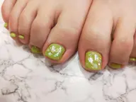 気分を上げる🌟フットネイル(親指シンプルデザイン)