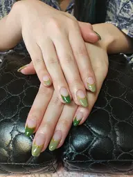 【ハンドフレンチネイル(オフ無し)+ドライケア】💅 2色まで無料&ラメライン入れ無料✨