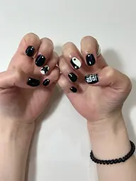 ワンカラー+2本アート