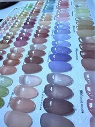 初回ジェルオフ無料💅チップ長さ出し1本250円♪カラー変更可能です◎