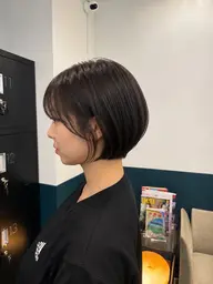 自然にまとまるショートボブ✂️丸み×顔周りで小顔見え✨無料トリートメント付き
