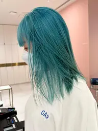 ケアブリーチWカラー+髪質改善トリートメント✨ 透明感もバッチリ👌トリートメントで髪の内部まで補修👌