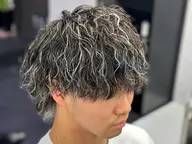 「一気に垢抜けた印象」メンズカット+特殊パーマ+ハイライト¥20500