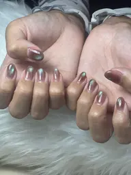 【オフなし/自宅・女性限定】うる艶マグネットネイル✨光や角度で変わる奥行きのある輝き。丁寧な甘皮ケア