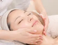 【毛穴ケア付き】デコルテからお顔までのフェイシャルエステ