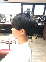 カット＋縮毛強制🌬髪本来の自然な丸みを出し、サラサラヘアにします😉ダメージケア薬剤＋1100円✨