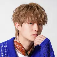 【人気 NO.2】✨モテる春髪✨代表メンズカット+ブリーチ＋夏映えカラー＋トリートメント✨ [ハイトーン/ホワイト]
