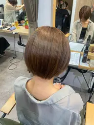 【人気メニュー🫧】内側から健康な艶のある髪へ✨カット+髪質改善