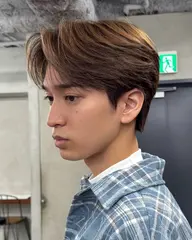 センターパート カット+ブリーチ+カラー※20代までのお客様のみご利用可能です🙇