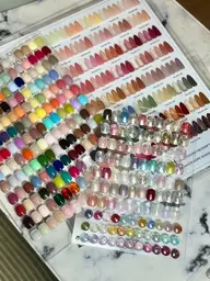 オフなし⭐️ワンカラーor ラメ✨💅250色選び🆗 (1色追加+500円 チップ長さ出し10本追加+2980円)