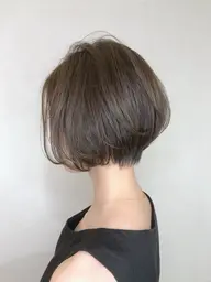 前下がりボブカット+カラー