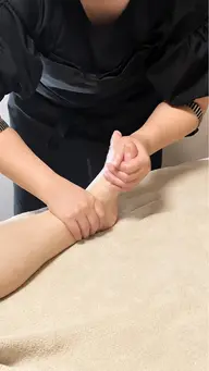 【脚のみ施術★太ももの張り・むくみ】パンツが似合う美脚ラインメイク40分★ 足首・股関節・骨盤から整えボディメイク
