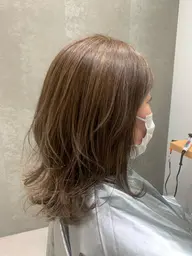 ハイライト＋オンカラー外国人風ハイライト透明感カラー