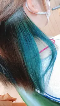 【さりげなくオシャレを👗💓】　　　　　　　　　　　　　　　カット＋インナーブリーチ＋オンカラー